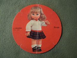 CARTON PUBLICITAIRE DOLLY DO POUPEES FURGA. MODELE ARIANNA. ANNEES 1960 / 1970 N° 35 MODELE N° 4503. - Muñecas