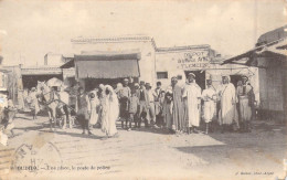 MAROC - Oudjda - Une Place, Le Poste De Police - Carte Postale Ancienne - Autres & Non Classés