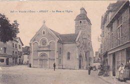 64 -- Arudy -- Vallée D'Ossau -- La Place Et L'Eglise --- 750 - Arudy