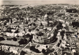 Boulogne Sur Mer * Vue Aérienne Sur La Commune , Le Château Et La Cathédrale - Boulogne Sur Mer