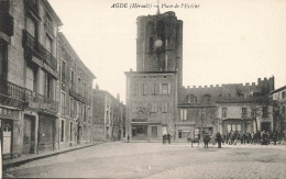 Agde * Place De L'évêché * Coiffeur Salon De Coiffure Pharmacie * Villageois - Agde