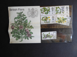 GREAT BRITAIN SG 717 BRITISH WILD FLOWERS PRESENTATION PACK - Feuilles, Planches  Et Multiples