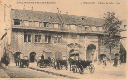 Besançon * Place De L'hôtel De Ville * Attelage Calèches Cocher - Besancon