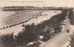 Royan * La Plage * Vue Prise Du Family Hôtel * Passage Du Train * Ligne Chemin De Fer - Royan