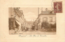 YVELINES  BOUGIVAL   La Rue De Versailles - Bougival