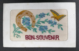 Carte Brodée - La Pensée - Bon Souvenir - Fleur - Papillon - Fer à Cheval - Carte Postale Ancienne - Borduurwerk