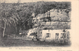 23-JK-584 :  LES EYZIES. COMBARELLES - Les Eyzies