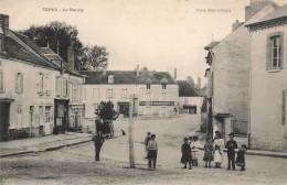 Cepoy * Le Bourg Du Village * Café Français * Enfants * Villageois - Autres & Non Classés