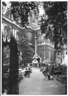 Londres / London. St-Paul's Churchyard - St. Paul's Cathedral