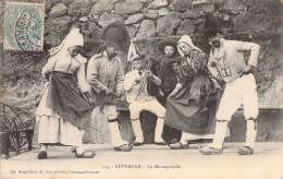 FOLKLORE - En Auvergne - La Montagnarde - Carte Postale Ancienne - Danses