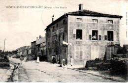 VIGNEULLES LES HATTONCHATEL  -  Rue Grande Et La Gendarmerie  -  Animation - Vigneulles Les Hattonchatel