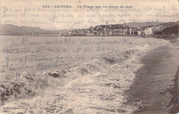FRANCE - 06 - CANNES - La Plage Par Un Coup De Mer - Carte Postale Ancienne - Cannes