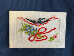 Fleur & Oiseau * CPA Fantaisie Ancienne Brodée * + Carte De Voeux Mignonette * Noeud Rouge - Bestickt