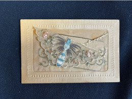 Papillon & Fleurs * CPA Fantaisie Ancienne Brodée * + Carte De Voeux Mignonette * Butterfly Papillons - Brodées