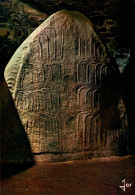 Locmariaquer La Table Des Marchands   Les Crosses Sculptées A L'interieur Du Dolmen         CPM Ou CPSM - Locmariaquer