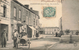 Champdeniers * 1906 * Rue De Genève * Chapellerie * Porteur De Tonneau * Villageois - Champdeniers Saint Denis