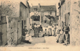 Marly La Ville * Une Cour * Village Villageois Enfants - Marly La Ville