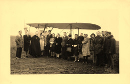 Aviation * Avion Ancien Type Modèle ? * Aviateur Famille * Photo Ancienne 17.8x11.6cm * Noté Vesoul Crayon De Bois Au Do - Other & Unclassified