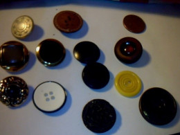 Vrac De Boutons Fantaisie Anciens 12 Pièces Verre Métal Plastique Bakélite... Pour Collection Ou Autre   Moyen Modele - Buttons