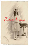 Jolie Carte Girl Fille Enfant Child Oude Foto Communie Caremme Huy Old Photo Ancienne Studio Cabinet Holy Communion - Zonder Classificatie