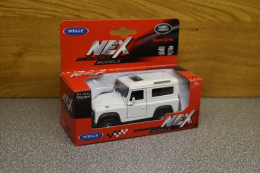 42392 Welly NEX Landrover Defender Scale 1:43 - Welly