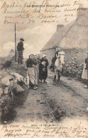 Ile De Batz       29        Un Chemin Et Un Groupe Enfants Sur Un Cheval   N° 3022     (voir Scan) - Ile-de-Batz