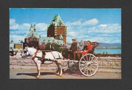 QUÉBEC - VILLE DE QUÉBEC  C.P.A. Sur Les Hauteurs Du Cap Diamant à L'arrière Plan Le Château Frontenac Photo Laval Couët - Québec - La Cité