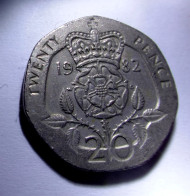 1982 - 20  TWENTY Pence; United Kingdom; England; Great Britain; Circulated - 20 Pence