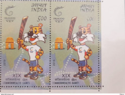 India 2010 Error XIX COMMONWEALTH GAMES DELHI - QUEEN'S BATTON RELAY, Value Vanishing Normal + Error Pair MNH Error - Abarten Und Kuriositäten