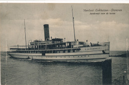 VEERBOOT ENKHUIZEN STAVOREN  AANKOMST VOOR DE HAVEN - Enkhuizen