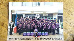 CPM PARGNY SUR SAULX MARNE 51 MUSICAL GROUP PARADE MUSIQUE MUNICIPALE DIRECTION CHRISTIAN COLLIGNON PHOTO LEON - Pargny Sur Saulx