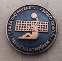 1st National Sitting Volleyball Championship Ravne Slovenia Ex  Yugoslavia Vintage Pin - Voleibol