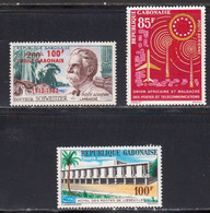 Gabon 1963 Poste Aerienne Yvert 11 / 13 ** Neufs Sans Charniere. Dr Schweizer, Centenare De La Poste,  UAMPT. - Gabon (1960-...)