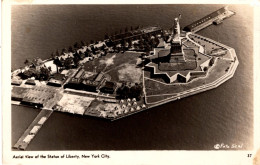 CPA  NEW YORK CITY - Aerial View Of The Statue Of Liberty - Statua Della Libertà