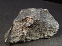 Jacobsite With Rhodonite In Matrix ( 8 X 4 X 3 Cm ) Mangruvan - Nyberget Ore Field -  Lindesberg - Örebro Co. -  Sweden - Minéraux