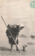 Berck Plage * Type De Verrotière * Pêcheuse Du Pays * Pêche - Berck