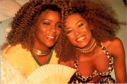 Photo Format Carte Postale Groupe Spice Girls Girl Power Mel B Sosie ドッペルゲンガー Doppleganger 分身 Dos Blanc TB.E - Célébrités