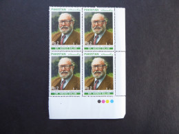 PAKISTAN SG 1053 DR ABDUL SALAM NOBEL PRIZE BL4 WITH TRAFIC LIGHTS - Pakistan