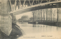 77 - ESBLY -  Le Canal - Peniche En Amont D'un Pont - Theme Batellerie - Esbly