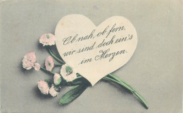 Valentine's Day Greetings Whether Near Or Far We Are One In Heart Heart-shaped Paper Note &  Flower Bouquet - Valentinstag