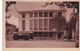 PIERRE BENITE                   LA MAISON DU PEUPLE  +  AUTOCAR   CAP CORSE - Pierre Benite