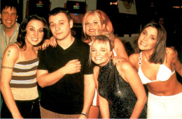 Photo Format Carte Postale Groupe Spice Girls Girls Powers Melanie C Geri Halliwell Emma Bunton Victoria Beckham TB.Etat - Célébrités