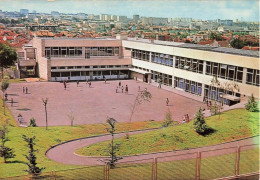 L'hay Les Roses * Le Groupe Scolaire * La Cour De L'école * Groupe Scolaire - L'Hay Les Roses