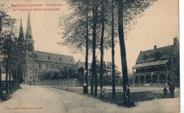 OOSTAKKER LOURDES  PANORAMA DE L'EGLISE ET HOTEL DE LOURDES          2 SCANS - Berlare