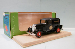 Eligor - FORD V8 1932 Delivery Sedan Fortnum & Mason Réf. 1207 BO 1/43 - Eligor