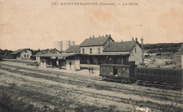 St Sébastien ( Creuse ) * La Gare * Train Wagons * Ligne Chemin De Fer - Other & Unclassified