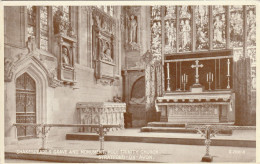 STRATFORD ON AVON -  HOLY TRINITY CHURCH INTERIOR . SHAKESPEARES GRAVE/MONUMENT - Stratford Upon Avon