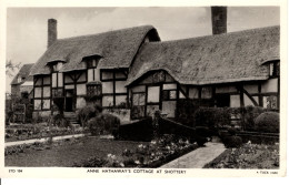 ANNE HATHAWAY'S COTTAGE AT SHOTTERY - Stratford Upon Avon