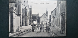 78 , Limay , La Rue De L'église Et Les Jeunes Du Pays En 1910 - Limay