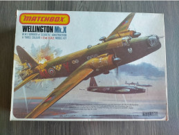 Maquette AVION 1/72 MATCHBOX WELLINGTON Mk.X édition Originale De 1975 Boite Bien 100% Complète 3 Choix De Décalcomanies - Aviazione